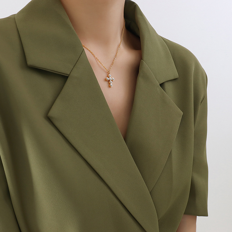 French Imitation Pearl Cross Pendant Necklace Fashionable Versatile Choker Jewelry Wholesale - Image 5