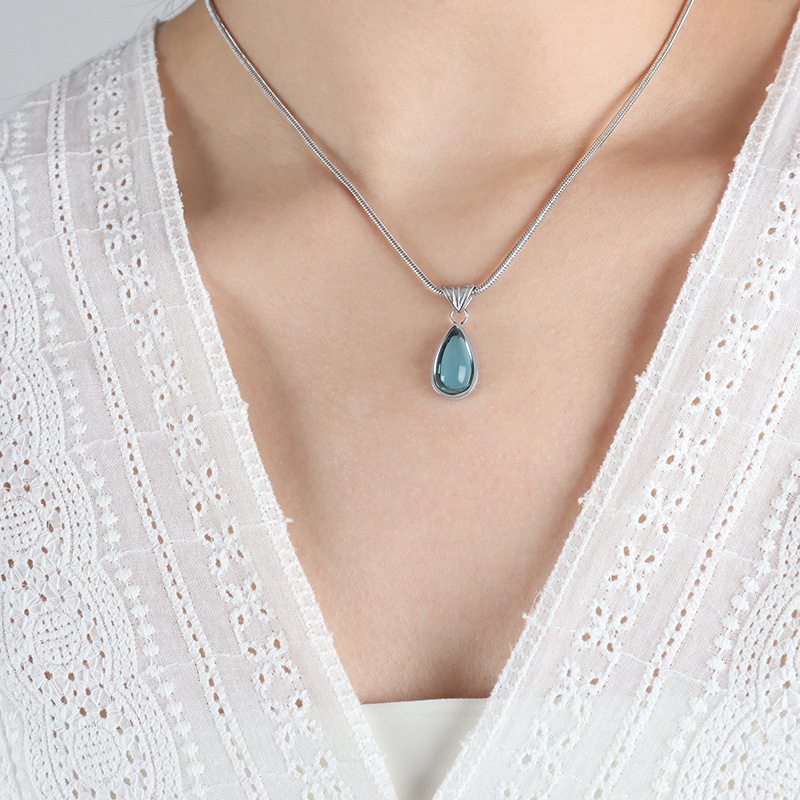 French Retro Olive Green Blue Teardrop Pendant Necklace Non-Fading Love Jewelry - Image 5