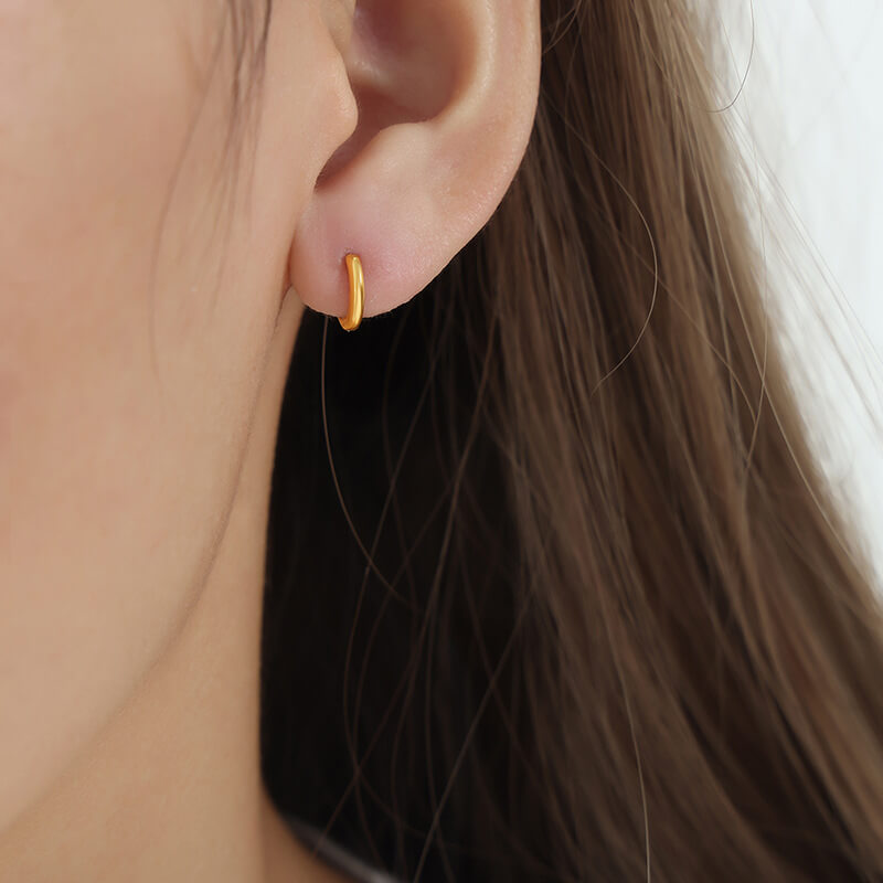 European cross-border niche luxurious lightweight circle earrings titanium steel 18k PVD gold plated jewelry for women - Image 5