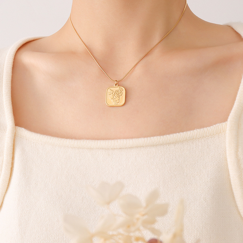 European Ins Cold Minimalist Rose Flower Pendant Necklace Titanium Steel 18K PVD Gold Plated Fashionable Choker - Image 6