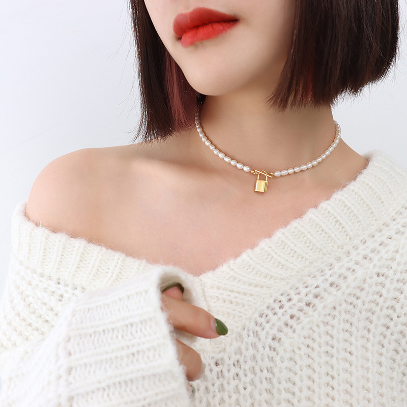 European Ins Cold Minimalist Freshwater Pearl OT Clasp Lock Necklace Titanium Steel 18K PVD Gold Plated Jewelry - Image 2