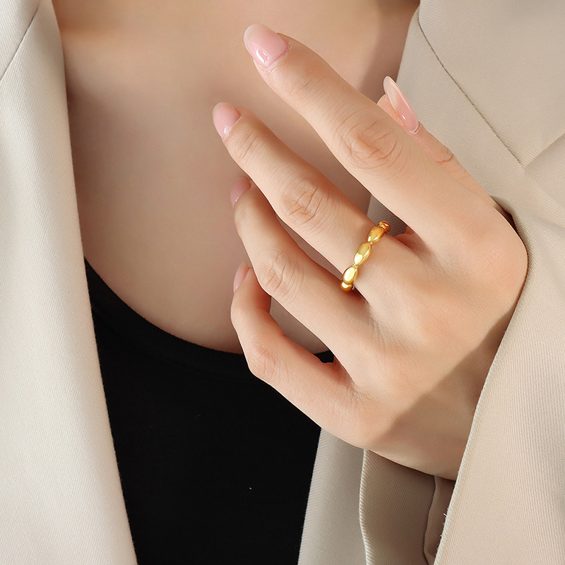 French Designer Vintage Jewelry 18K PVD Gold Plated Simple CZ Grid Titanium Steel Ring Ins Style - Image 4
