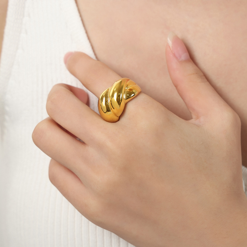 European New Small Designer High-End Titanium Steel 18K PVD Gold Plated Fashion Cable Texture Ring Jewelry for Women - Image 6