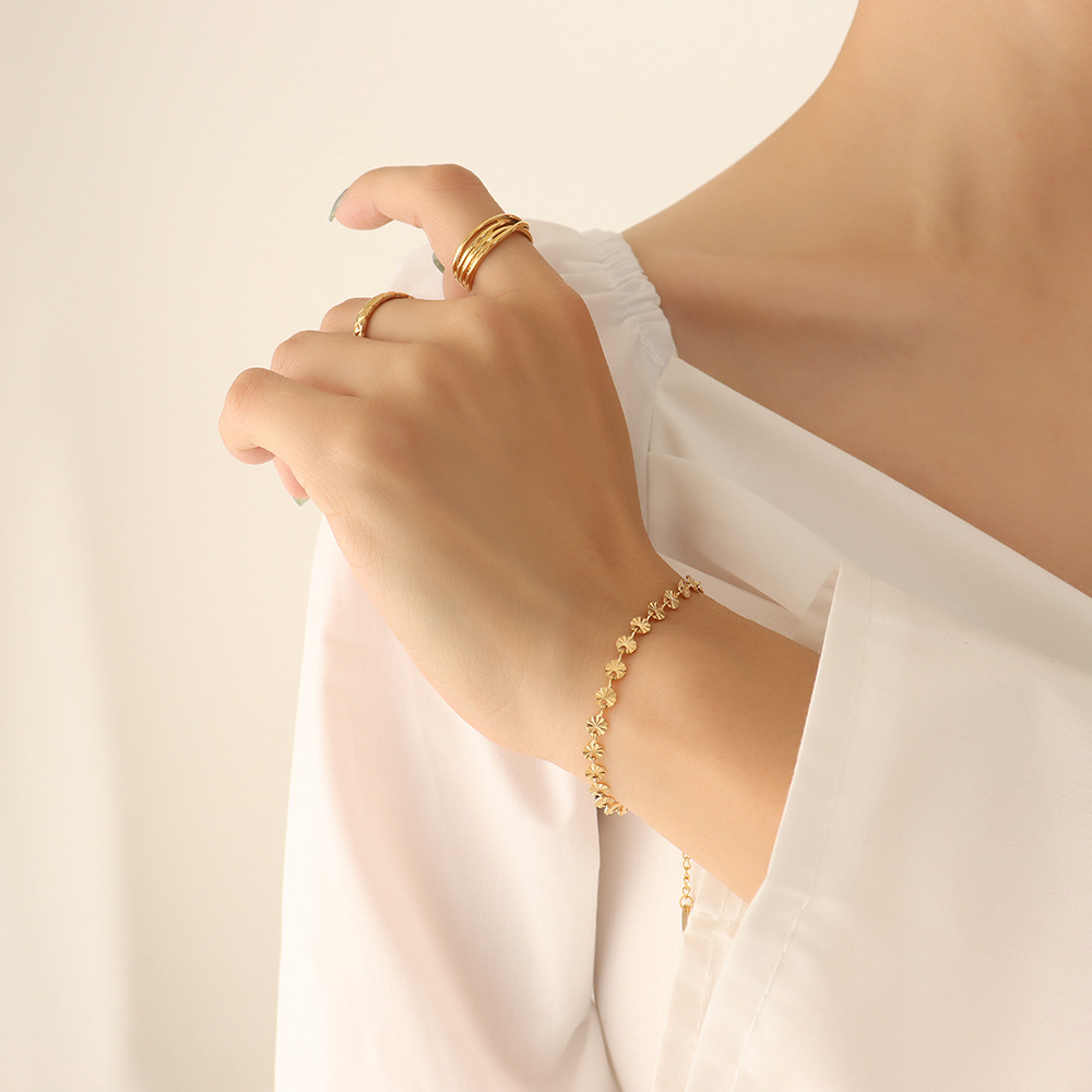 Simple Texture Small Round Pendant Bracelet 18K PVD Gold Plated Jewelry for Women - Image 5