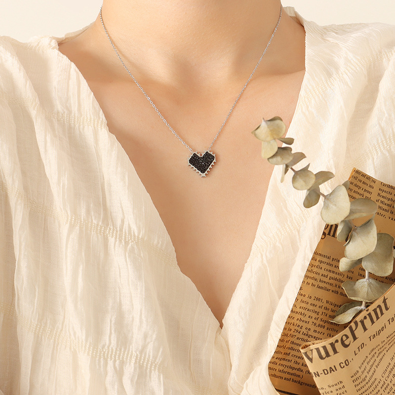 European Ins Style Black Zircon Zircon Heart Pendant Necklace 18K PVD Gold Plated Summer Versatile Choker Jewelry - Image 6