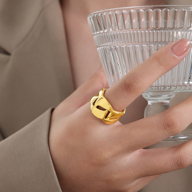 European Geometric Hollow Fashion Minimalist Open Luxury Titanium Steel Gold Plated Ring - Image 6