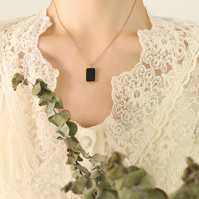 European Vintage Ins Style Long Plaque Black Mother-of-Pearl Pendant Necklace 18K PVD Gold Plated Choker Chain - Image 6