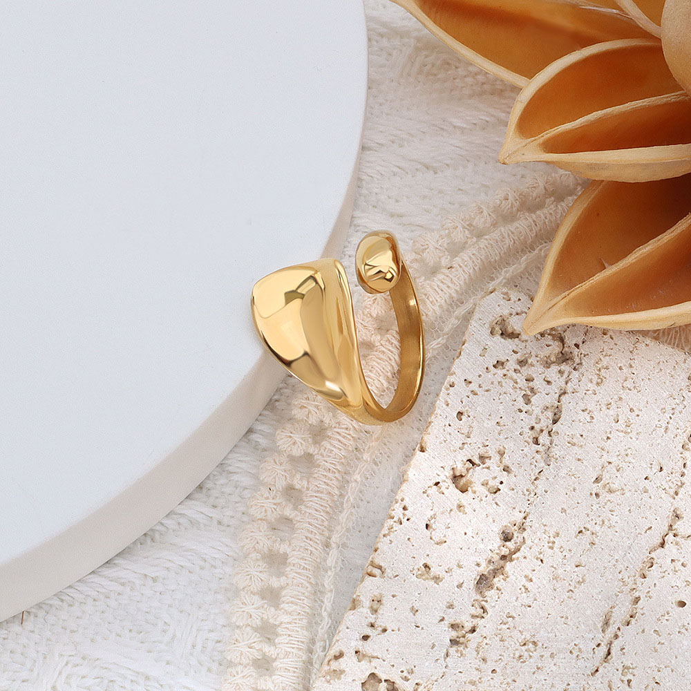 French Style Simple Geometric Indented Solid Circle Ring with Titanium Steel 18K PVD Gold Plated Finger Ring - Image 2