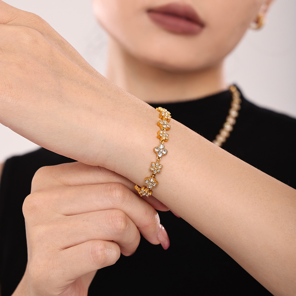 European Ins Style Stainless Steel Handmade Zircon Flower Bracelet Luxury Commuting 18K PVD Gold Plated In Stock - Image 3