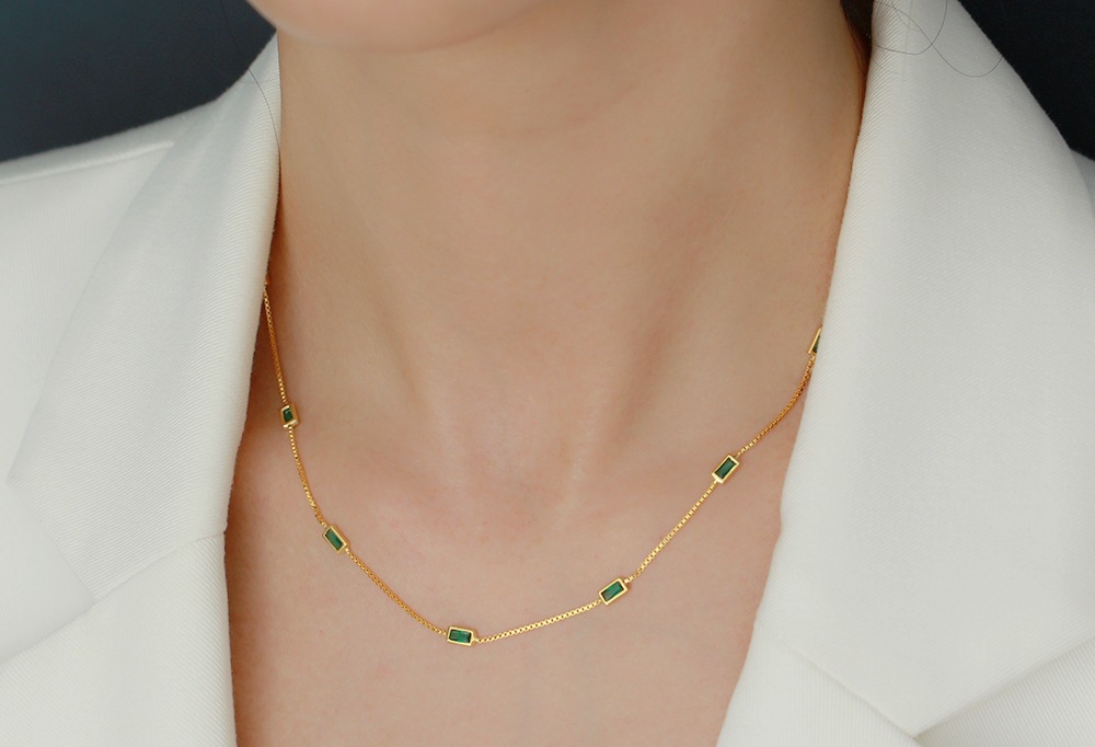 Sparkling Small Green Gemstone Diamond 925 Silver Collarbone Chain Daily Simple Exquisite Layered Necklace for Women - Image 7
