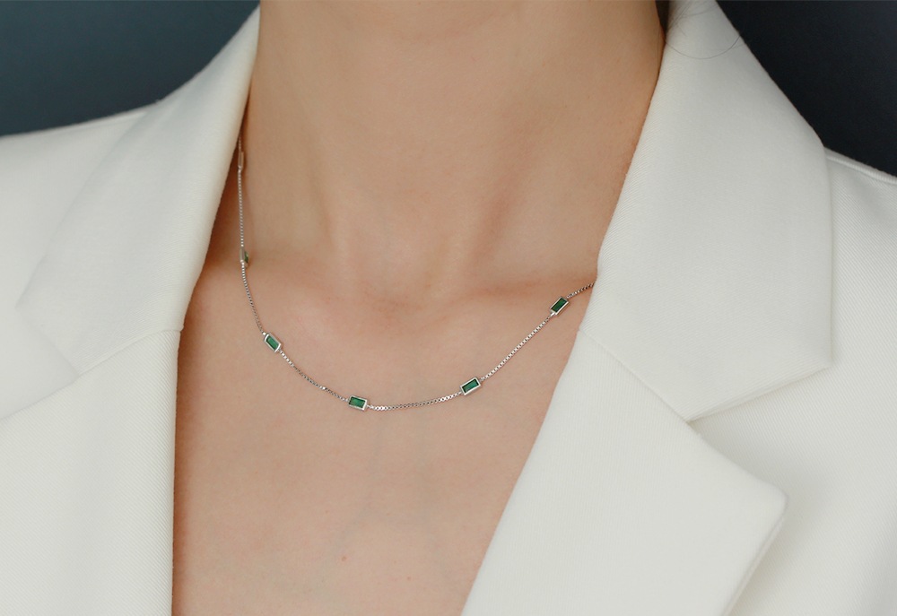 Sparkling Small Green Gemstone Diamond 925 Silver Collarbone Chain Daily Simple Exquisite Layered Necklace for Women - Image 8