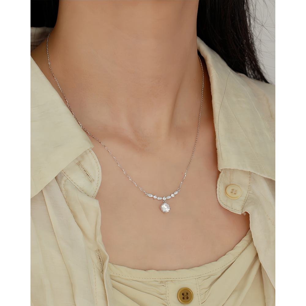 Luxury Zircon Necklace S925 Silver INS High-End Versatile Collarbone Chain Exquisite Niche Jewelry - Image 6