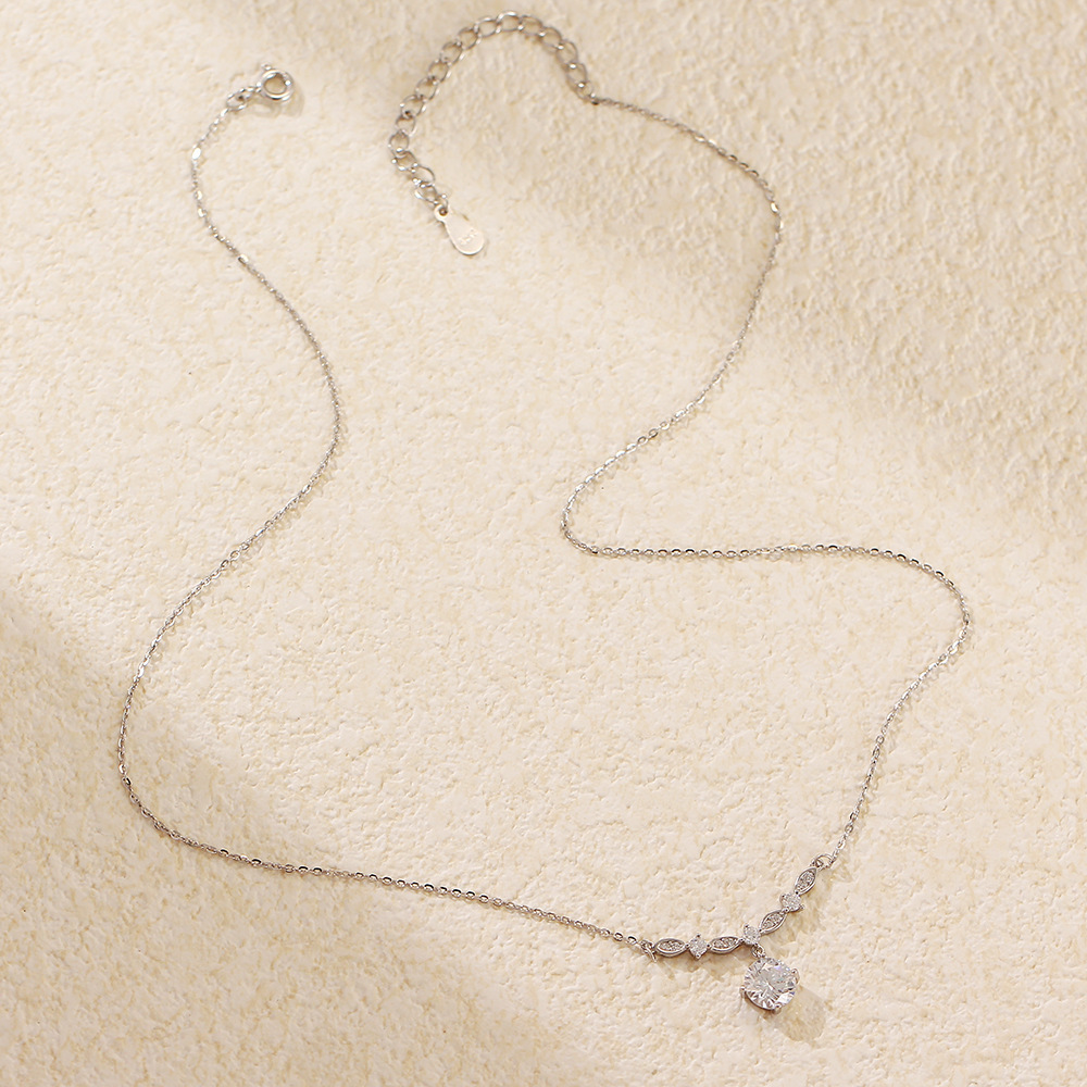 Luxury Zircon Necklace S925 Silver INS High-End Versatile Collarbone Chain Exquisite Niche Jewelry - Image 4