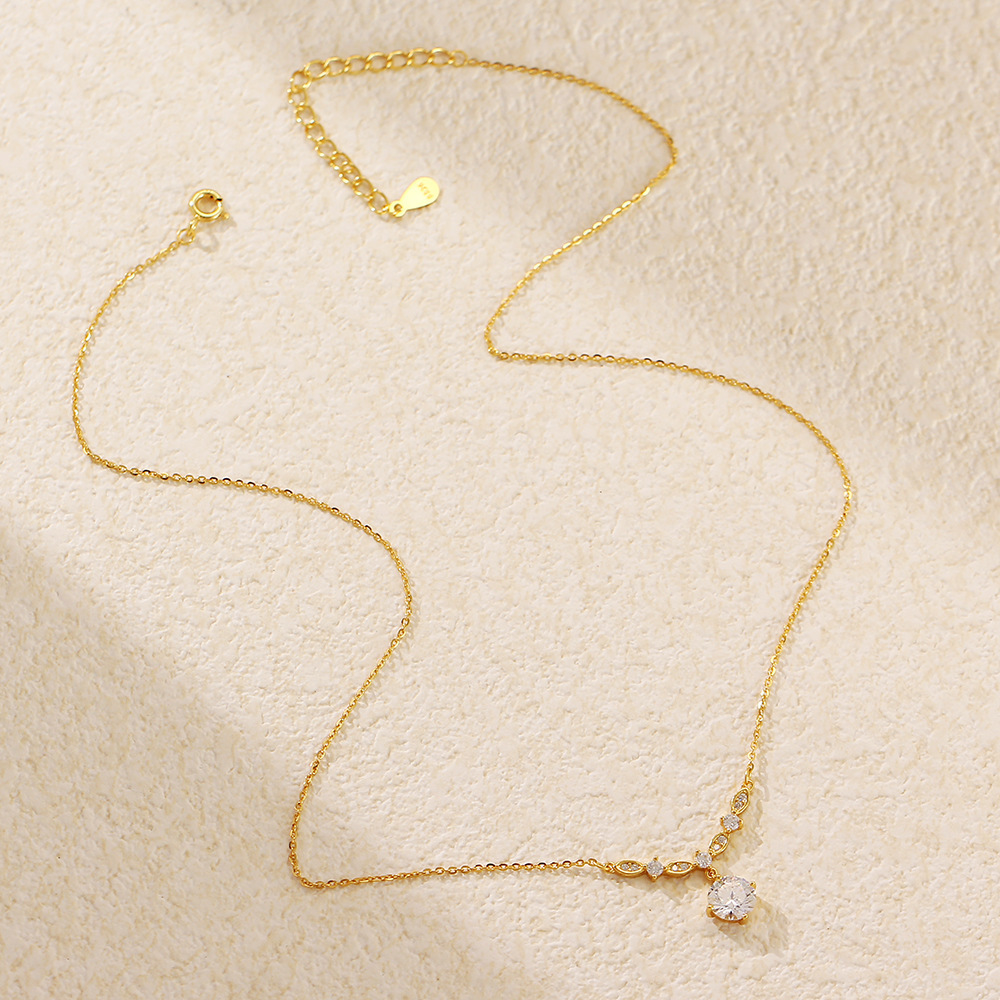 Luxury Zircon Necklace S925 Silver INS High-End Versatile Collarbone Chain Exquisite Niche Jewelry - Image 5