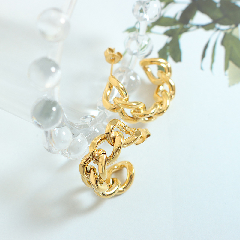 European and American Minimalist Twisted Hollow C-Shaped Earrings 18K PVD Gold Plated Titanium Steel Studs Unique Design - Image 2