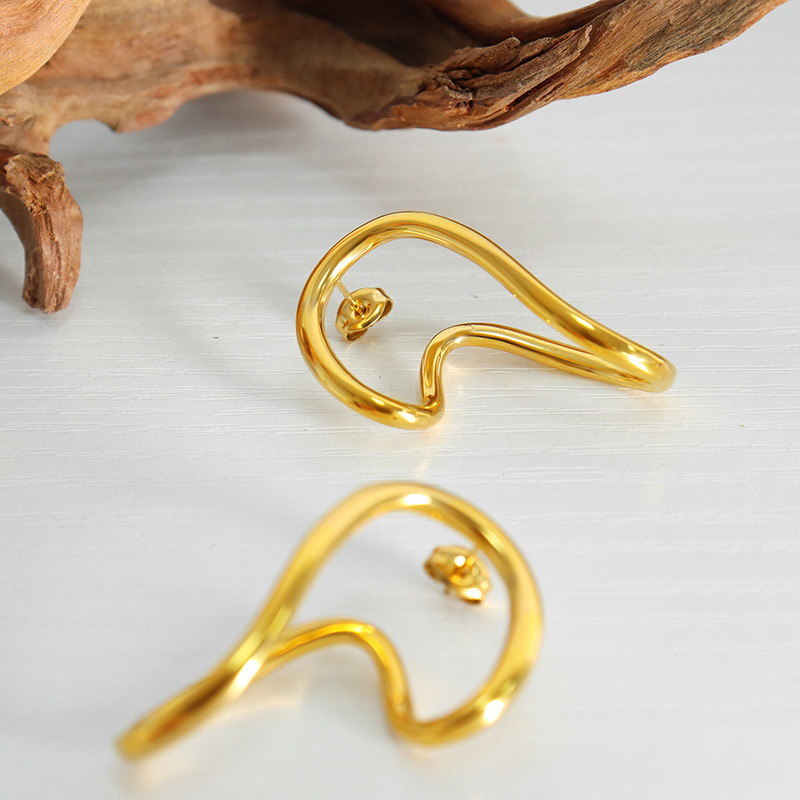 European Hot Selling Non-Fading Simple Geometric Circle Earrings Titanium Steel 18K PVD Gold Plated - Image 2