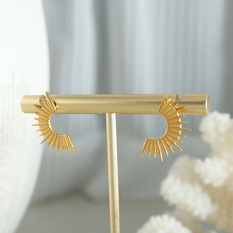 French Semi-Moon Earrings Stainless Steel 18k PVD Gold Plated weight Jewelry for Women Wholesale - Image 2
