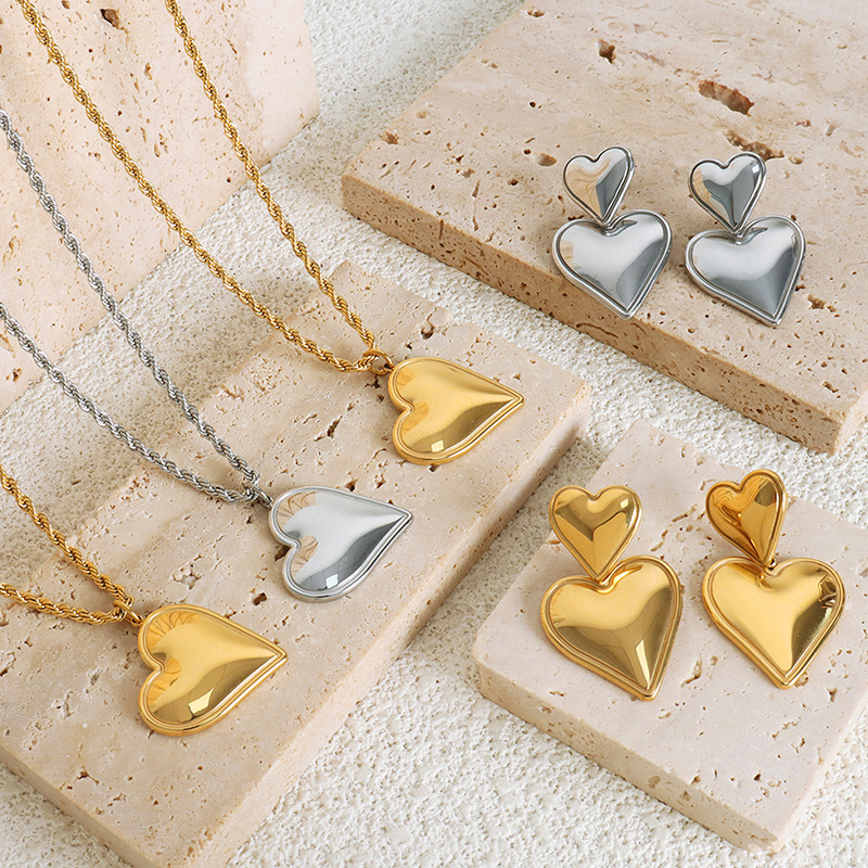 New Simple INS Style Titanium Steel Necklace 18K PVD Gold Plated with Heart Pendant for Women Versatile Clavicle Chain Jewelry - Image 3