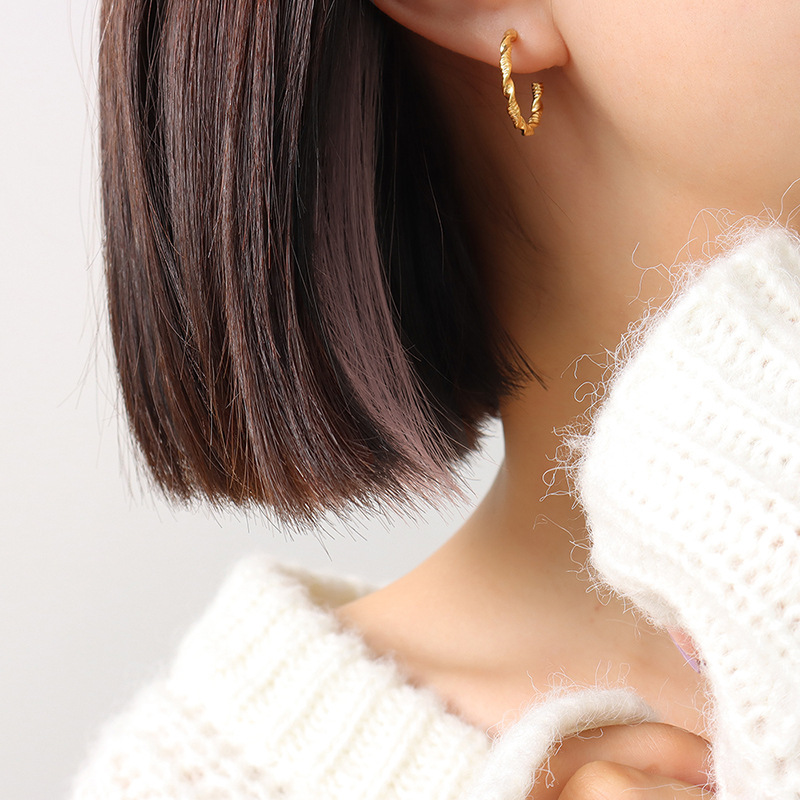 French Style Minimalist C-Shape Engraved Earrings 18K PVD Gold Plated Titanium Steel for Women - Image 4