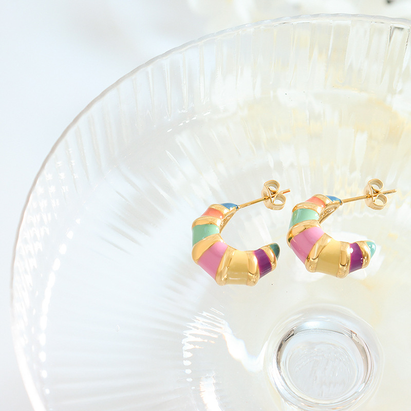Retro European Style Non-Fading Colorful C-Shape Earrings with Enamel Inlay and Drip Oil Design Titanium Steel Studs - Image 3