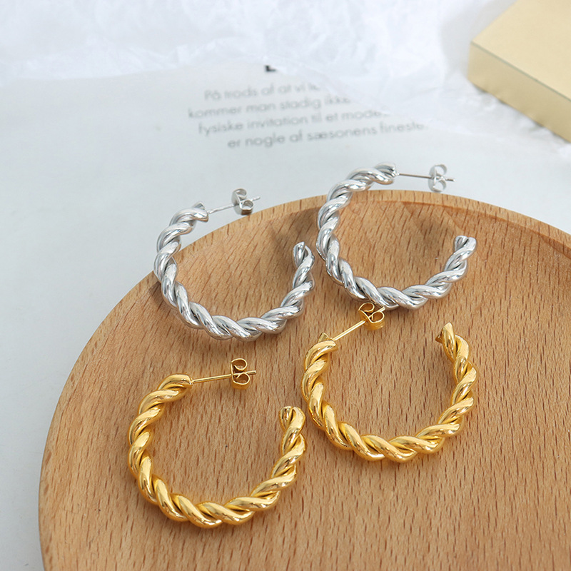 Bold European Style INS-Inspired Big Chain C-Shape Earrings Titanium Steel 18K PVD Gold Plated Trendy Design - Image 3