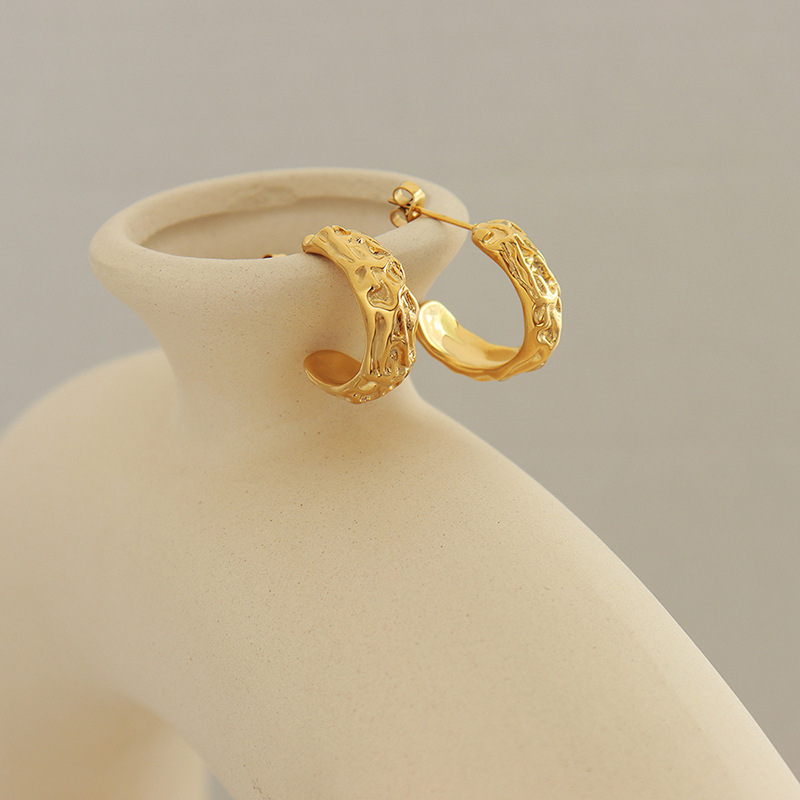 European Forged C-Shape Earrings 18k PVD Gold Plated Stainless Steel Minimalist Jewelry for Women Wholesale - Image 3