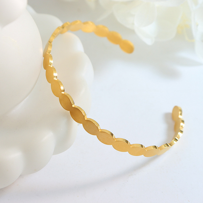 Oval Linked Earrings and Bracelet Set Titanium Steel 18k PVD Gold Plated Cold Minimal Women Jewelry Set - Image 3
