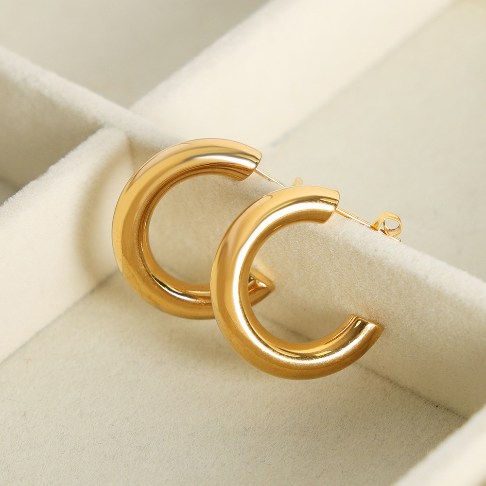 New French-Inspired Luxury Titanium Steel 18K PVD Gold Plated C-Shaped Earrings Minimalist Design for Women - Image 4