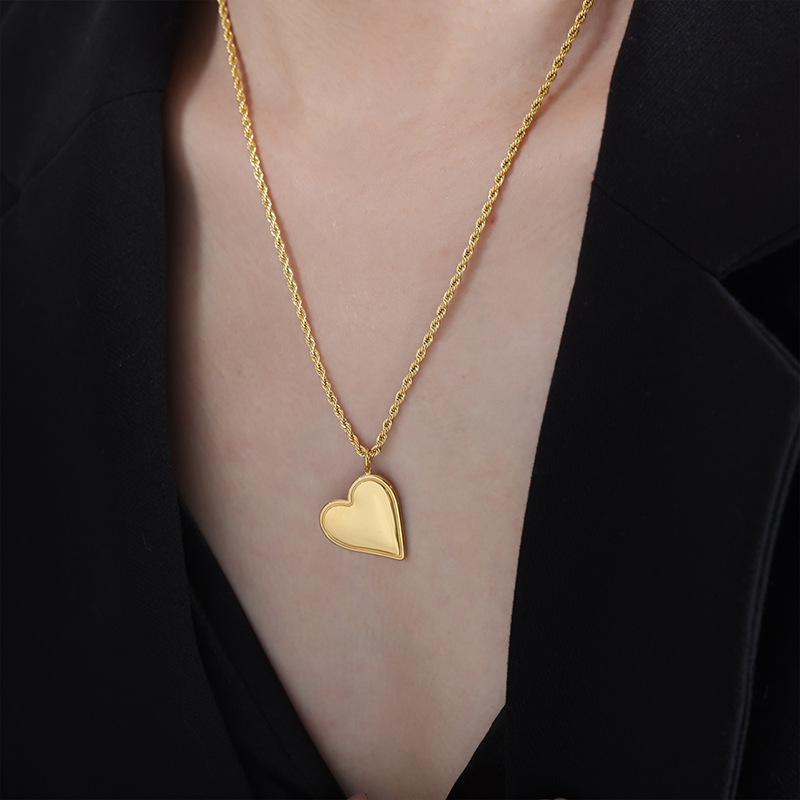 New Simple INS Style Titanium Steel Necklace 18K PVD Gold Plated with Heart Pendant for Women Versatile Clavicle Chain Jewelry - Image 4