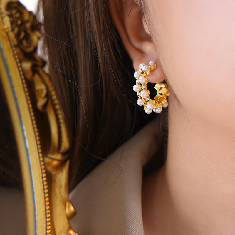 Amazon Style C-Shaped Geometric Earrings with Zircon Inlaid and Glossy Pearl Titanium Steel 18K PVD Gold Plated Elegant Jewelry - Image 4