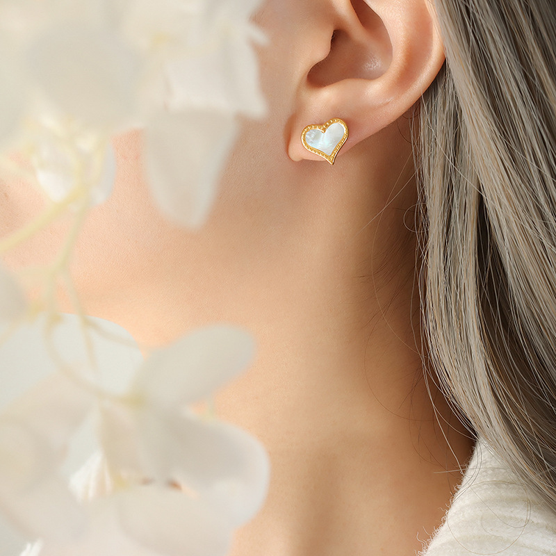 Retro White Sea Shell Heart Shape Love Earrings Titanium Steel 18K PVD Gold Plated INS Style F388 - Image 4