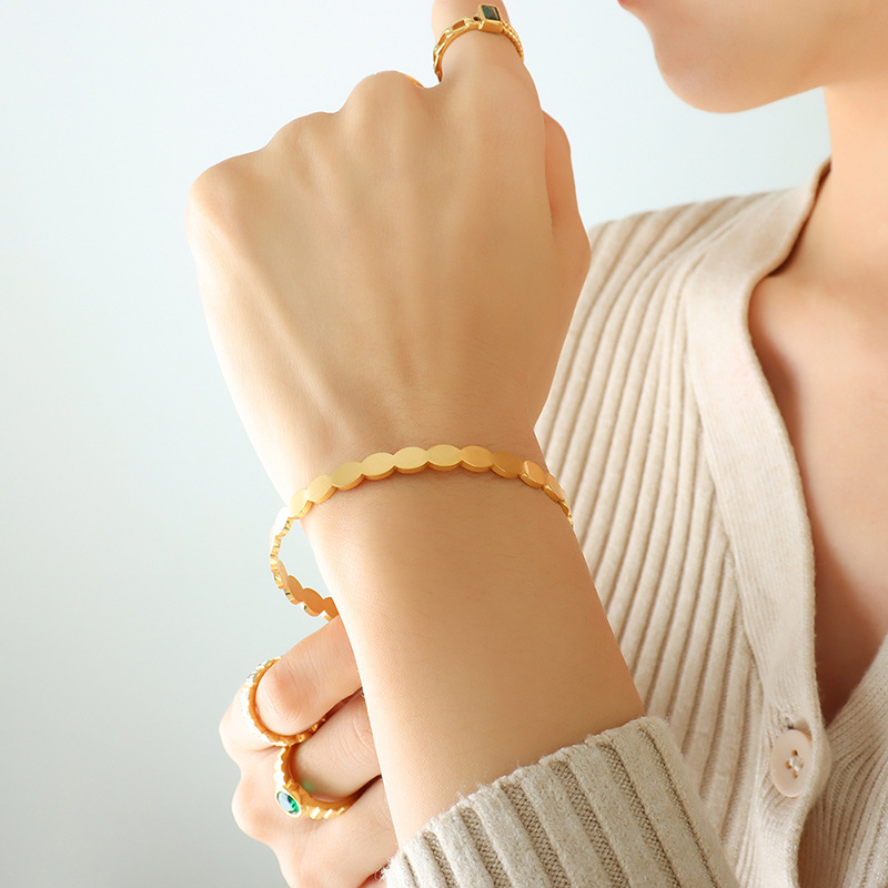 Oval Linked Earrings and Bracelet Set Titanium Steel 18k PVD Gold Plated Cold Minimal Women Jewelry Set - Image 4
