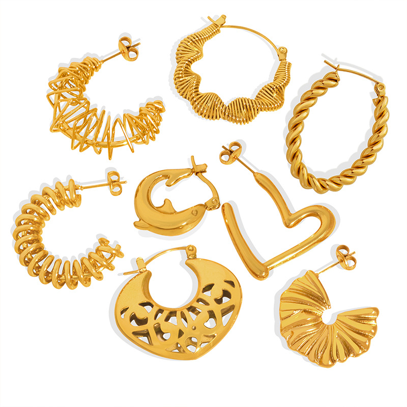 European Hollow Carved Earrings 18k PVD Gold Plated Stainless Steel Retro Style weight Jewelry for Women