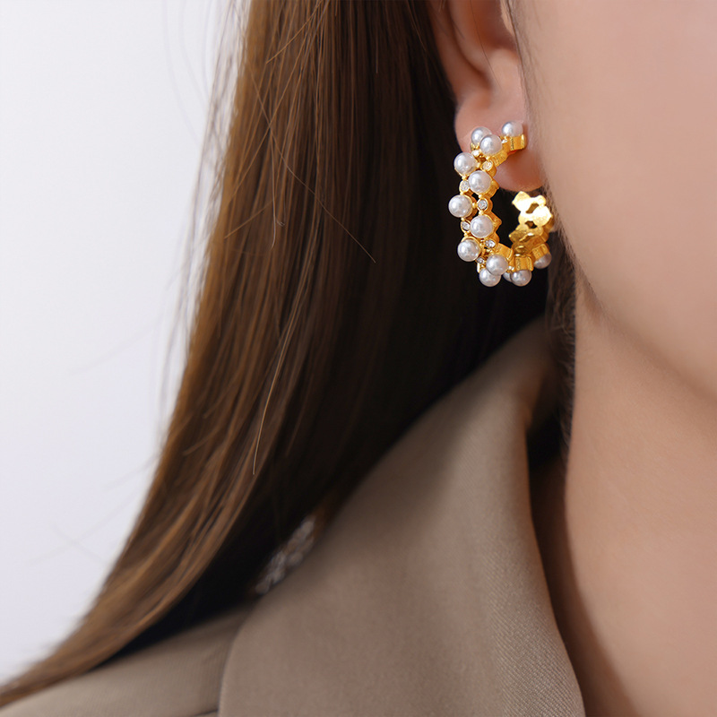Amazon Style C-Shaped Geometric Earrings with Zircon Inlaid and Glossy Pearl Titanium Steel 18K PVD Gold Plated Elegant Jewelry - Image 5