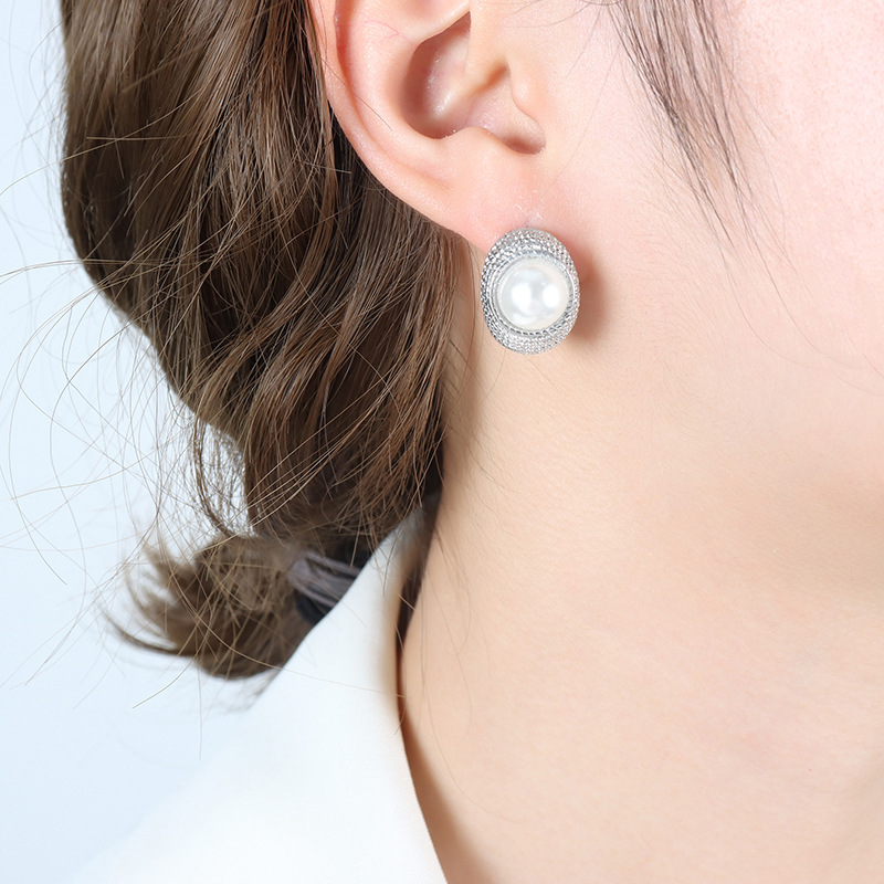 Vintage Neutral Style Summer Pearl Inlay Titanium Steel C-Shape Luxury Earrings 18K PVD Gold Plated - Image 5