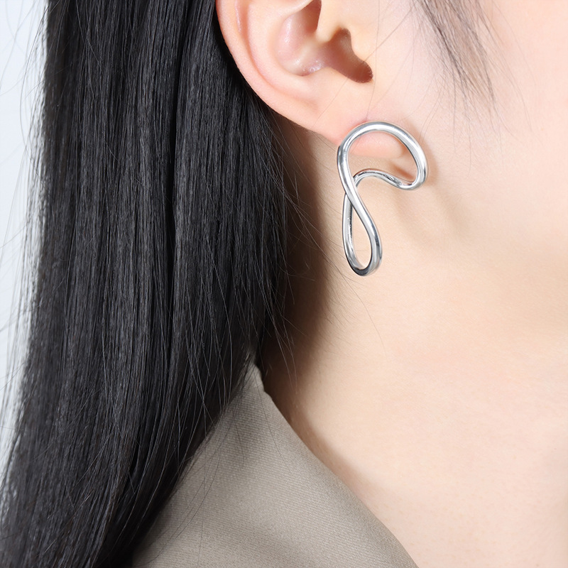 European Hot Selling Non-Fading Simple Geometric Circle Earrings Titanium Steel 18K PVD Gold Plated - Image 5