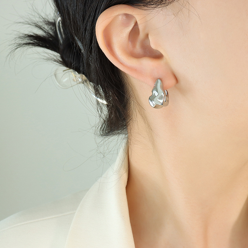 Titanium Steel 18K PVD Gold Plated Irregular Geometric Texture Earrings Unique Neutral Design for Wholesale - Image 5