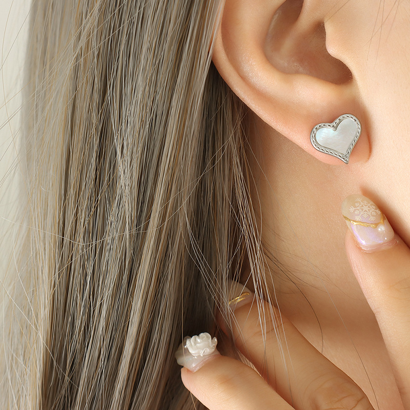 Retro White Sea Shell Heart Shape Love Earrings Titanium Steel 18K PVD Gold Plated INS Style F388 - Image 5