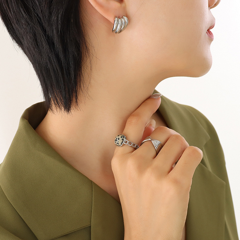 Korean Banana String C-Shape Earrings Stainless Steel 18k PVD Gold Plated Minimalist weight Jewelry - Image 5
