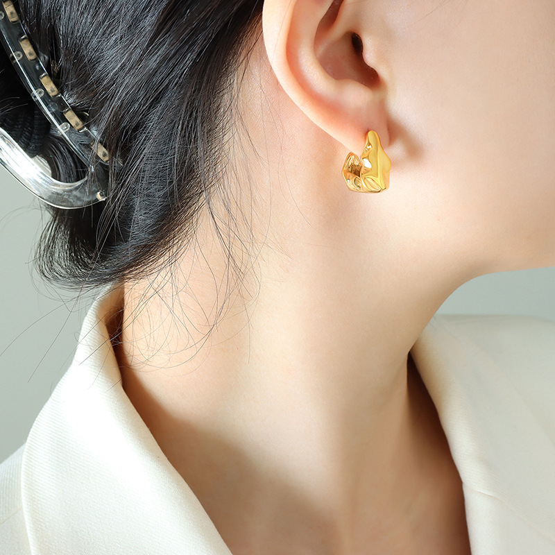 Titanium Steel 18K PVD Gold Plated Irregular Geometric Texture Earrings Unique Neutral Design for Wholesale - Image 6