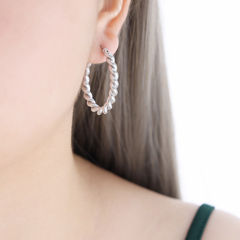European Hollow Carved Earrings 18k PVD Gold Plated Stainless Steel Retro Style weight Jewelry for Women - Image 5