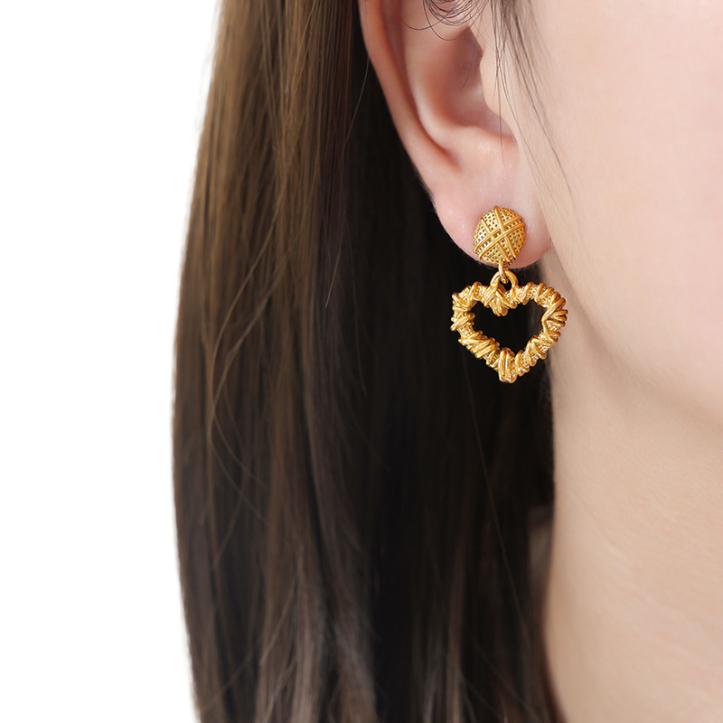 French-Inspired Vintage Ins Style Heart Shaped Hollow Earrings Titanium Steel Non-Fading Jewelry for Women - Image 6