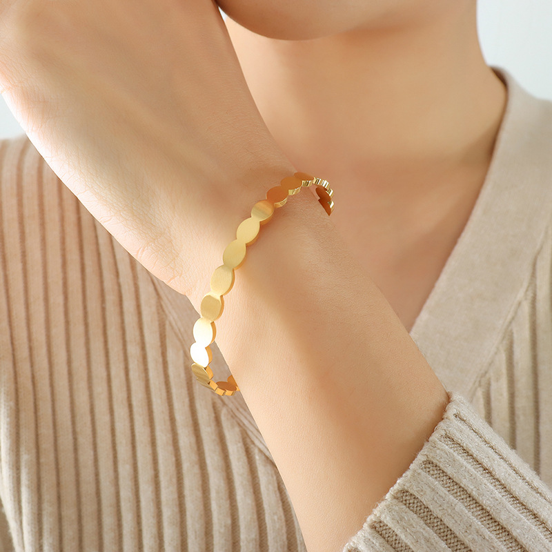 Oval Linked Earrings and Bracelet Set Titanium Steel 18k PVD Gold Plated Cold Minimal Women Jewelry Set - Image 8